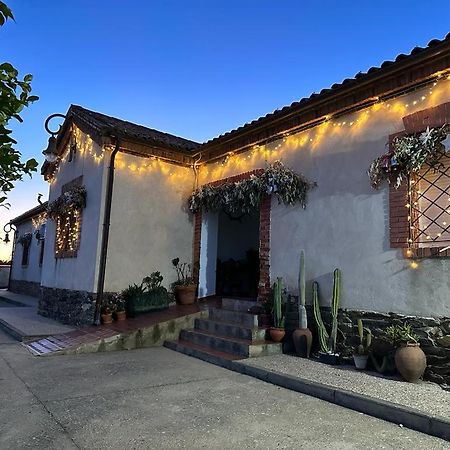 La Casa Barata, Casa Rural Cedillo Екстериор снимка