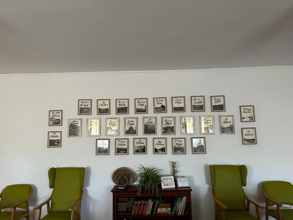 La Casa Barata, Casa Rural Cedillo Екстериор снимка